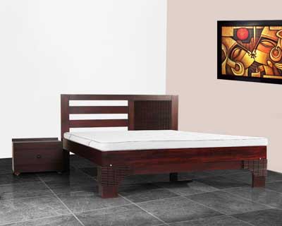 L Bisha Queen Size Cot
